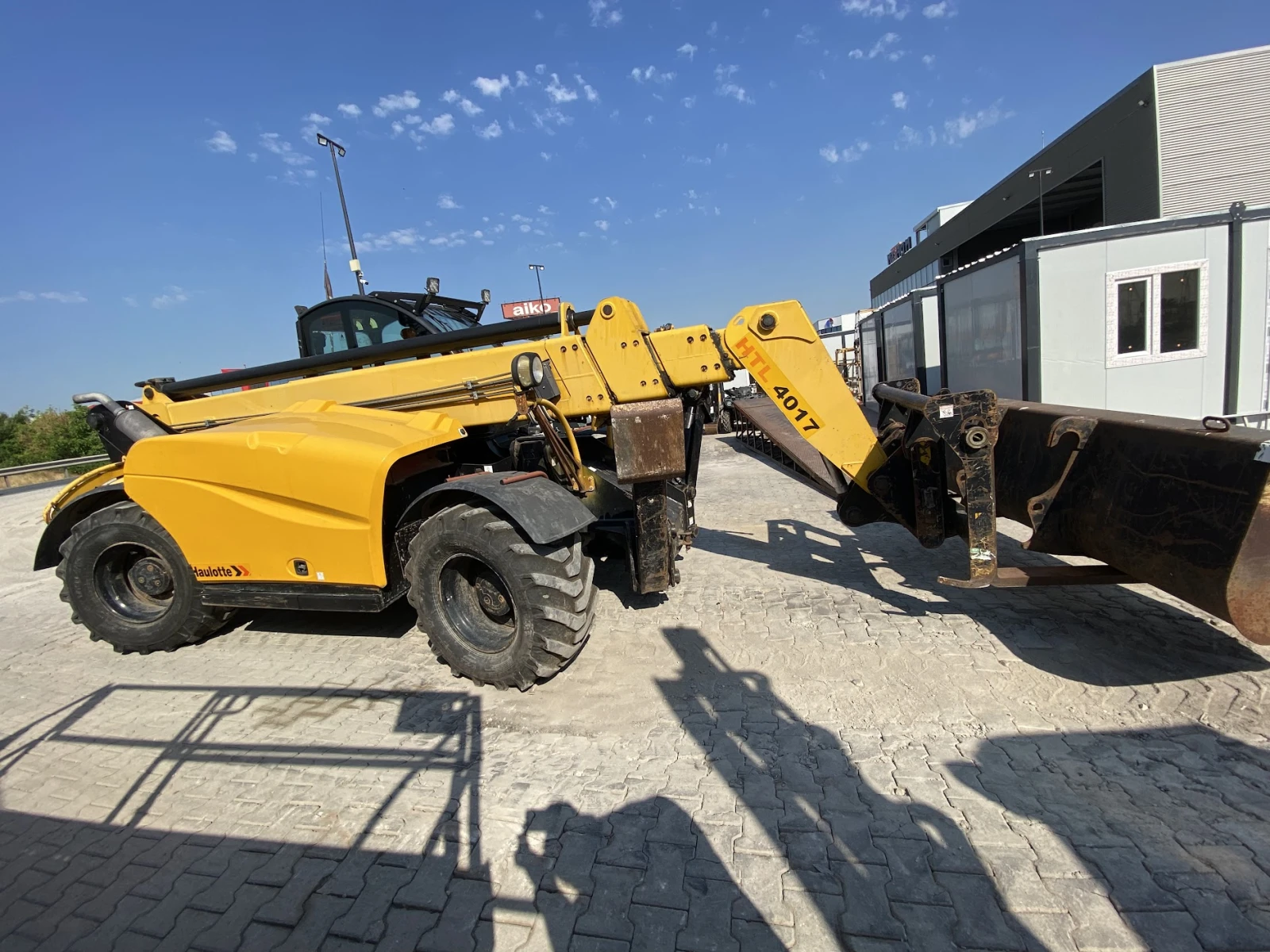 Телескопични товарачи Haulotte HTL 4017 - изображение 4