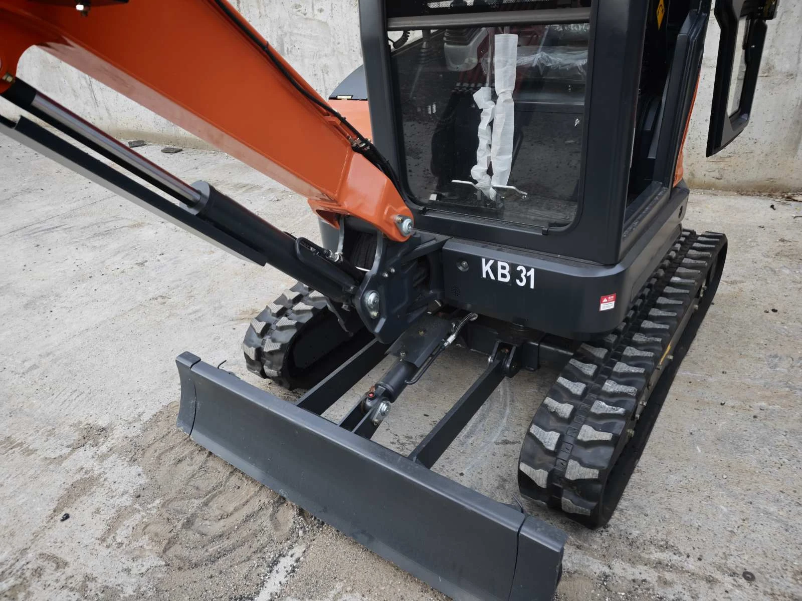 Багер Yanmar ЧИСТО НОВИ Yanmar мотор, снимка 4 - Индустриална техника - 56170796