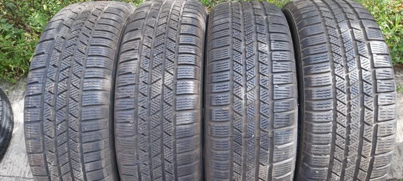 Гуми Зимни 235/55R19, снимка 1 - Гуми и джанти - 29865479