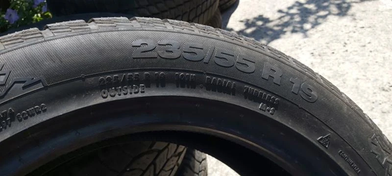 Гуми Зимни 235/55R19, снимка 10 - Гуми и джанти - 29865479