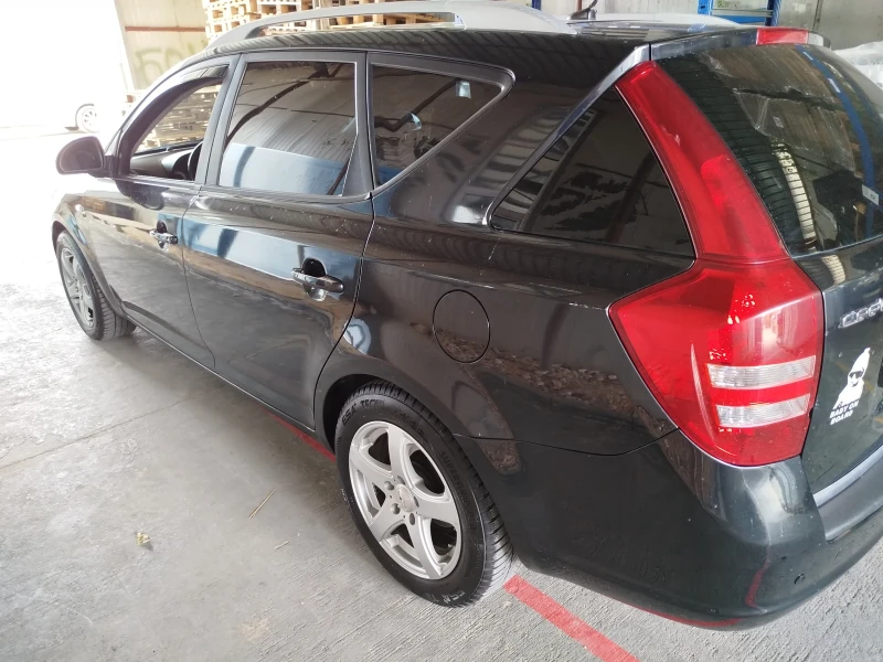 Kia Ceed, снимка 3 - Автомобили и джипове - 47009597