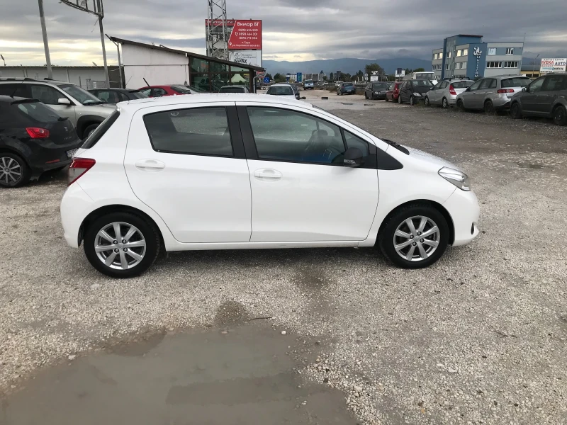 Toyota Yaris 1, 0 i газ, снимка 6 - Автомобили и джипове - 47402864