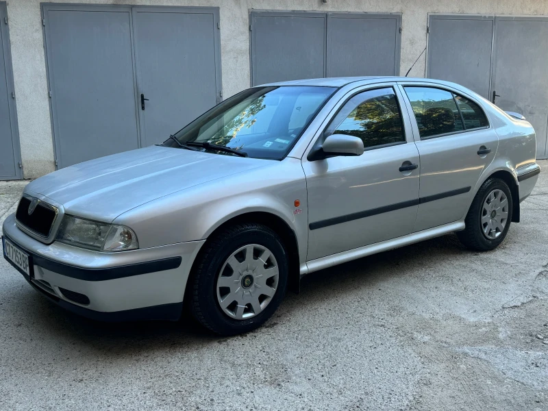 Skoda Octavia 1.6i* Климатик, снимка 1 - Автомобили и джипове - 47611423