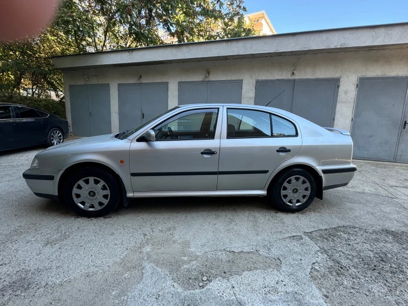 Skoda Octavia 1.6i* Климатик, снимка 7 - Автомобили и джипове - 47611423