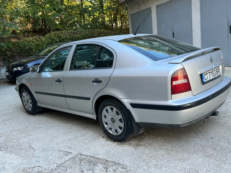 Skoda Octavia 1.6i* Климатик, снимка 6 - Автомобили и джипове - 47611423