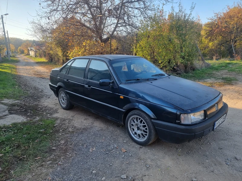 VW Passat B3, снимка 1 - Автомобили и джипове - 47858570