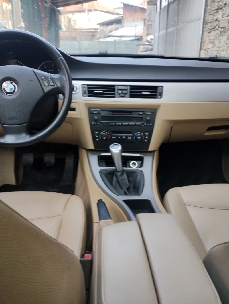 BMW 320, снимка 4 - Автомобили и джипове - 49513383