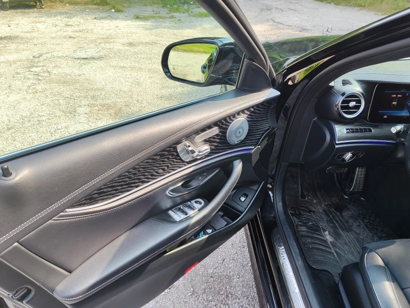Mercedes-Benz E 220, снимка 12 - Автомобили и джипове - 52199988