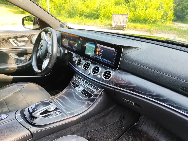 Mercedes-Benz E 220, снимка 4 - Автомобили и джипове - 52199988