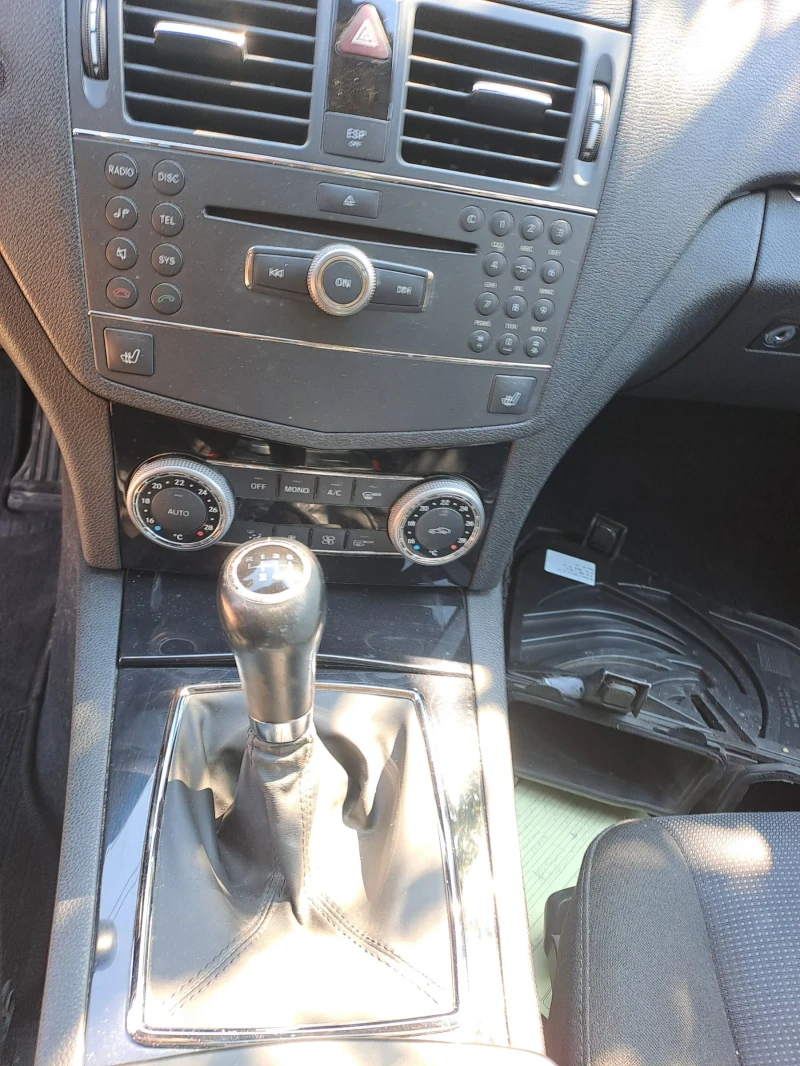 Mercedes-Benz C 180, снимка 2 - Автомобили и джипове - 52552673
