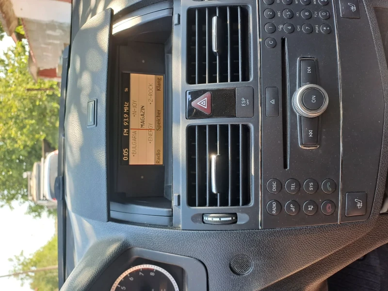 Mercedes-Benz C 180, снимка 3 - Автомобили и джипове - 52552673