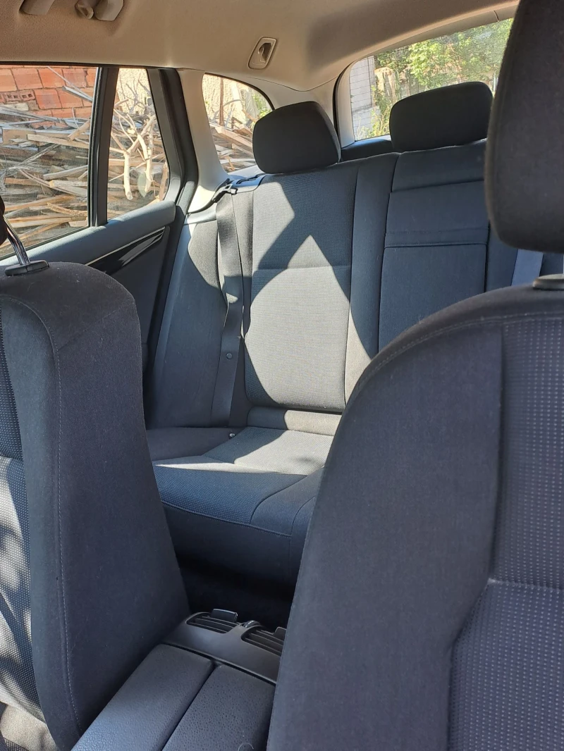 Mercedes-Benz C 180, снимка 4 - Автомобили и джипове - 52552673