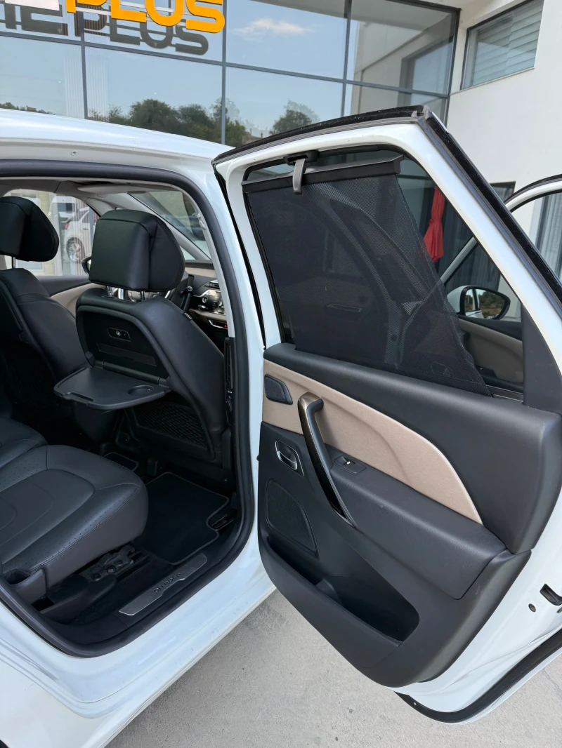 Citroen C4 Picasso Масаж/Камера/Панорама, снимка 11 - Автомобили и джипове - 51843239