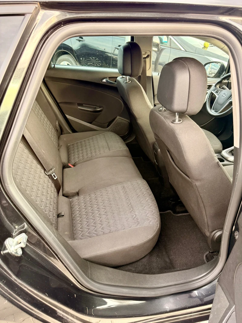 Opel Astra 1.4* Turbo* Обслужена* Регистрирана* Реална* Барте, снимка 6 - Автомобили и джипове - 52451588