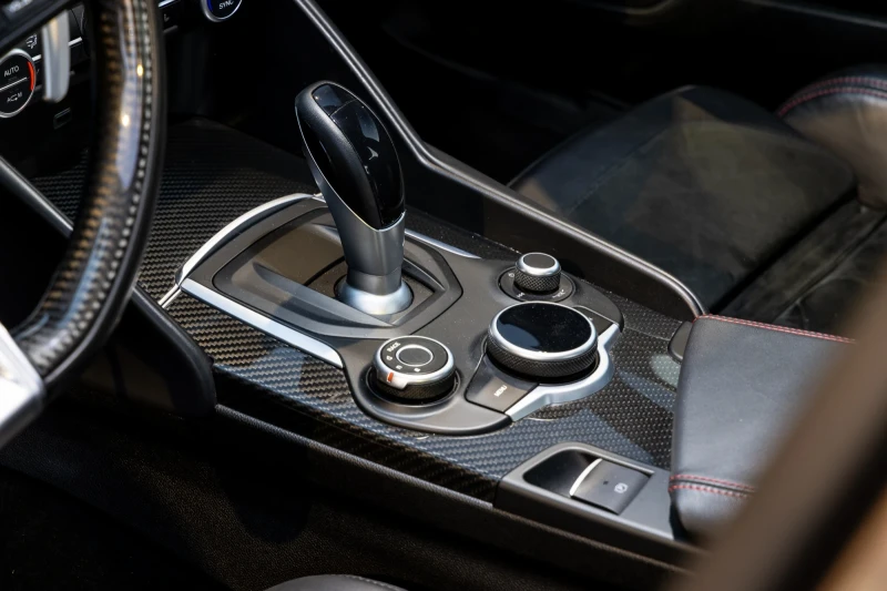 Alfa Romeo Giulia Quadrifoglio 510кс, снимка 8 - Автомобили и джипове - 52830560