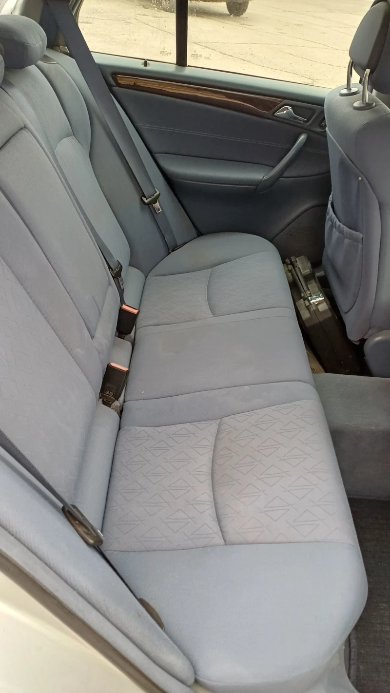 Mercedes-Benz C 270 Автоматик, снимка 8 - Автомобили и джипове - 53584469