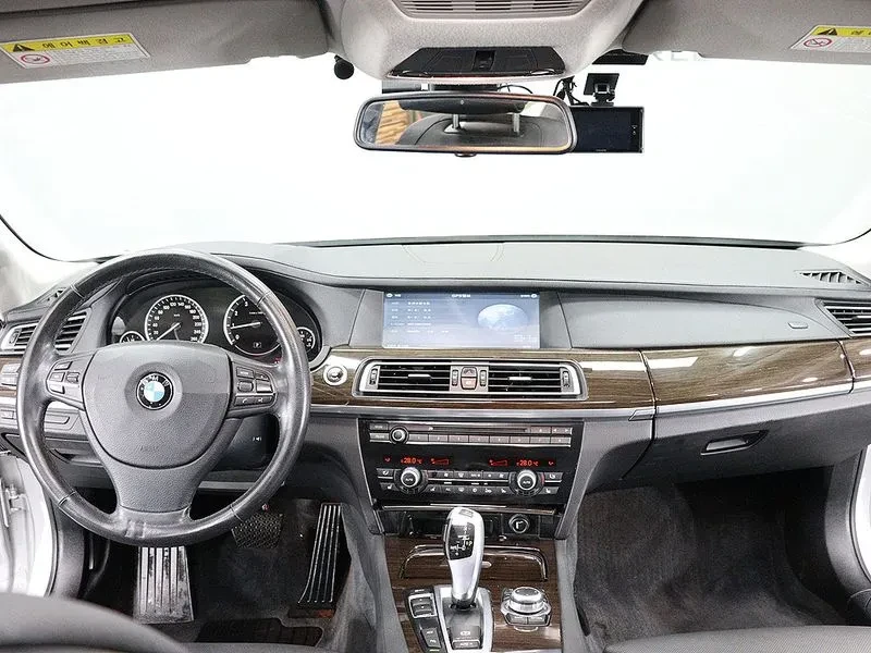 BMW 730, снимка 13 - Автомобили и джипове - 54462478