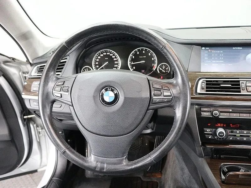 BMW 730, снимка 14 - Автомобили и джипове - 54462478