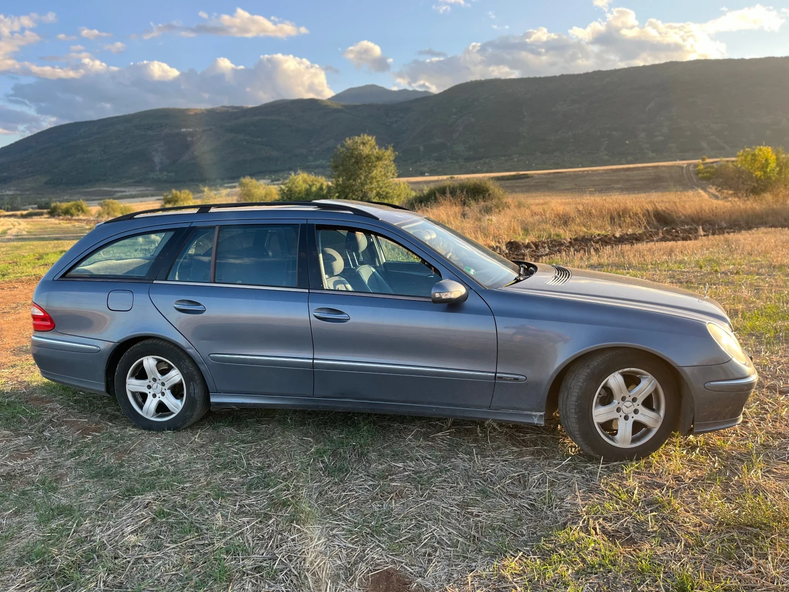 Mercedes-Benz E 220 Avantgarde  - изображение 3