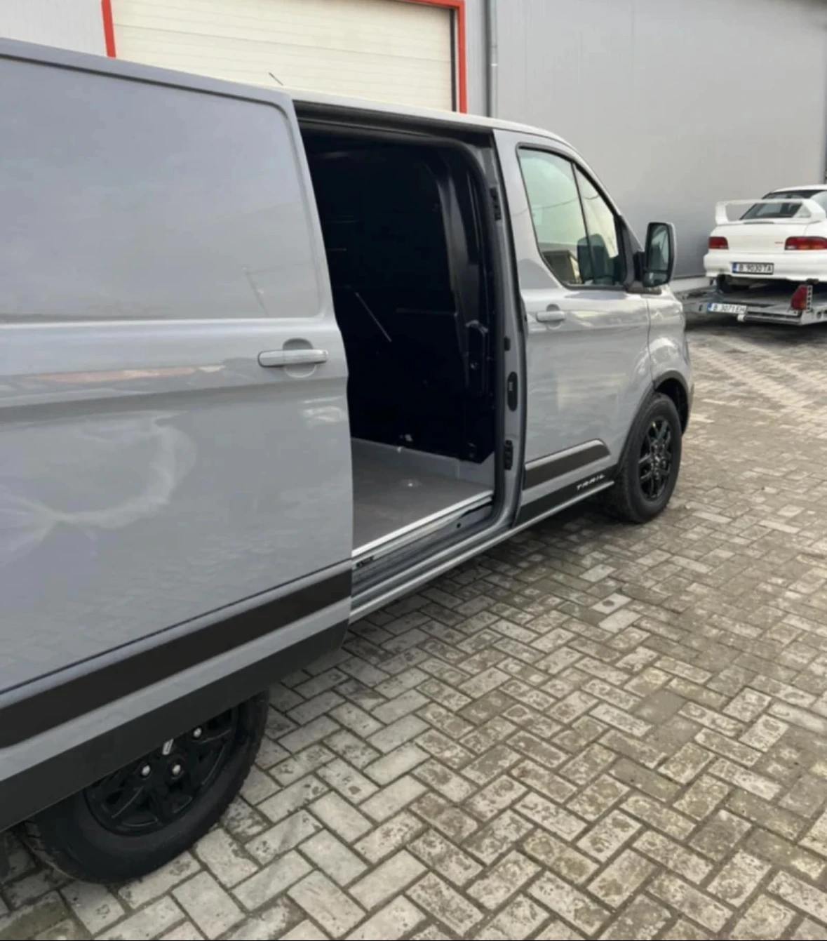 Ford Transit Custom TRAIL/собствен лизинг/3402КМ/БАРТЕР - изображение 2
