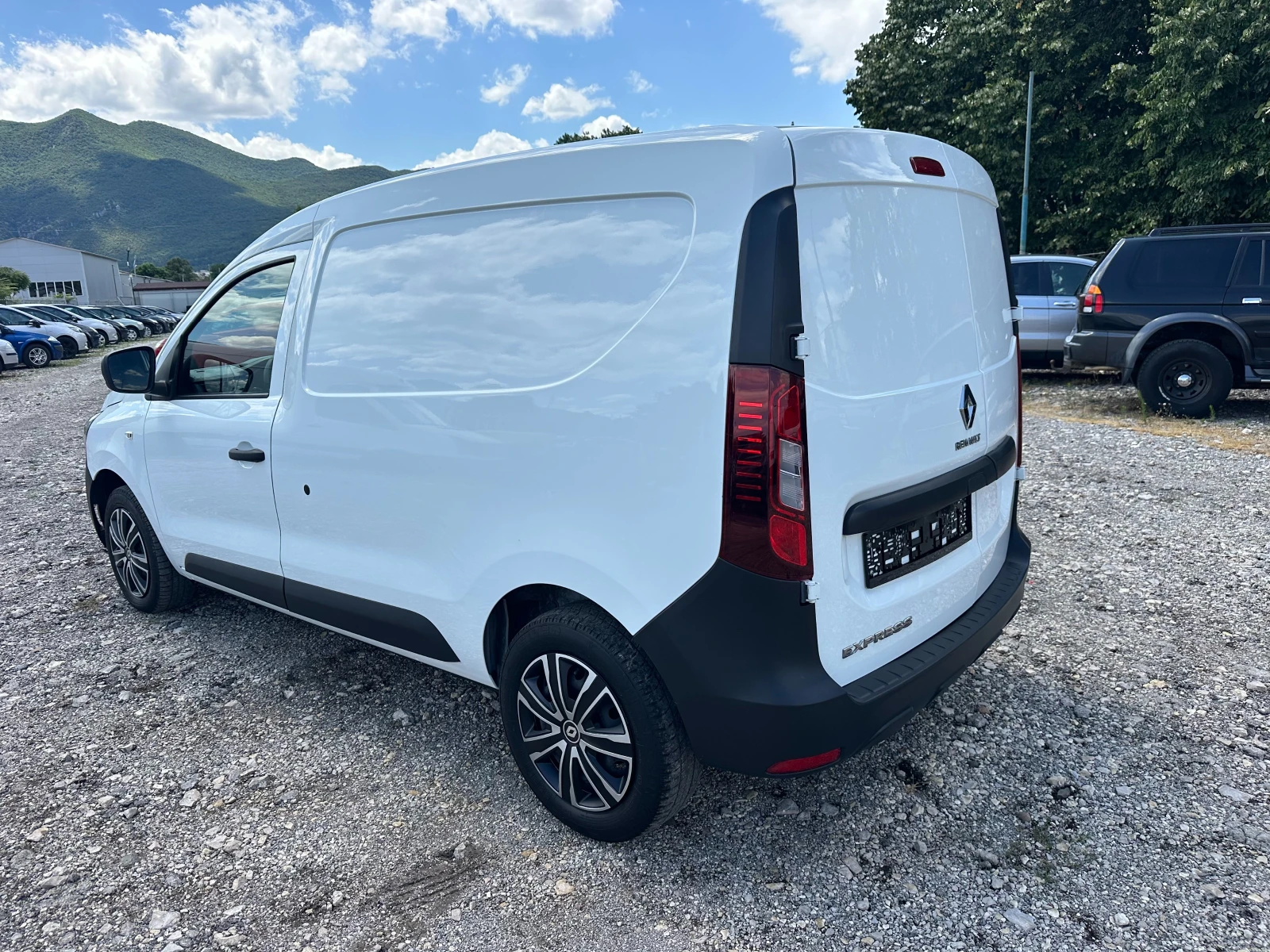 Renault Express 1.5DCI 95kc EURO6 - изображение 3