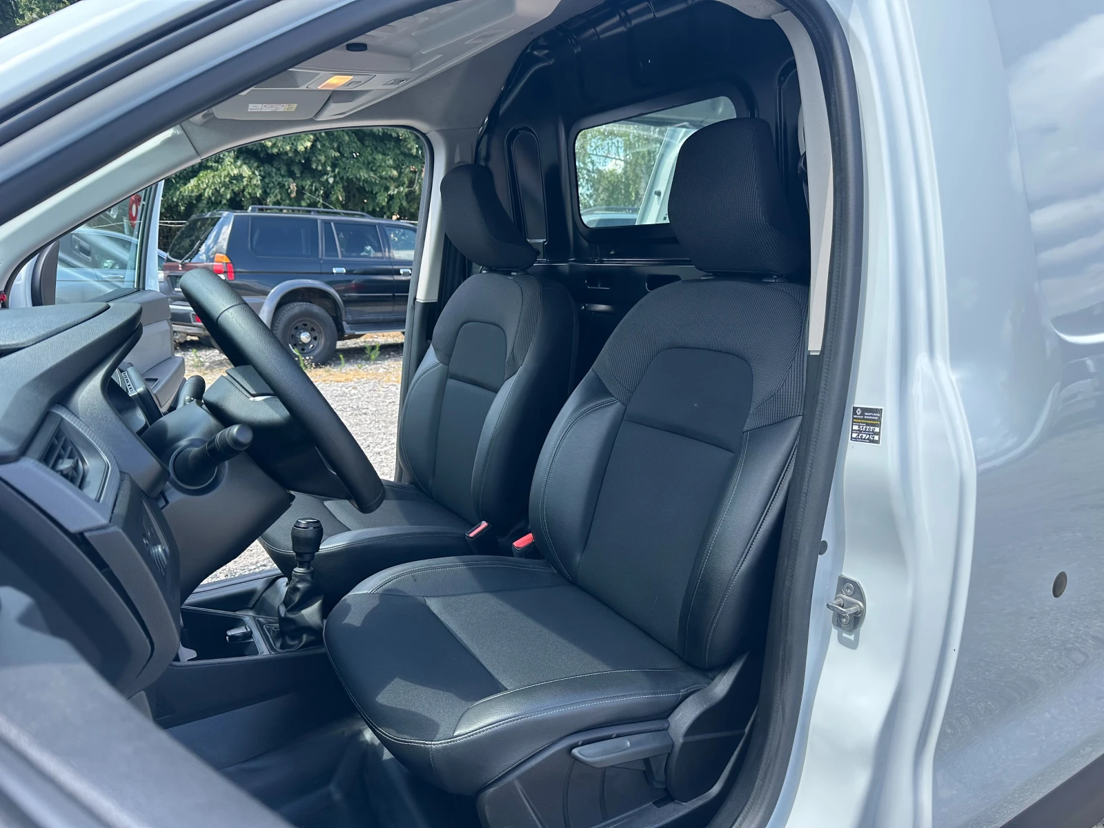 Renault Express 1.5DCI 95kc EURO6 - изображение 9