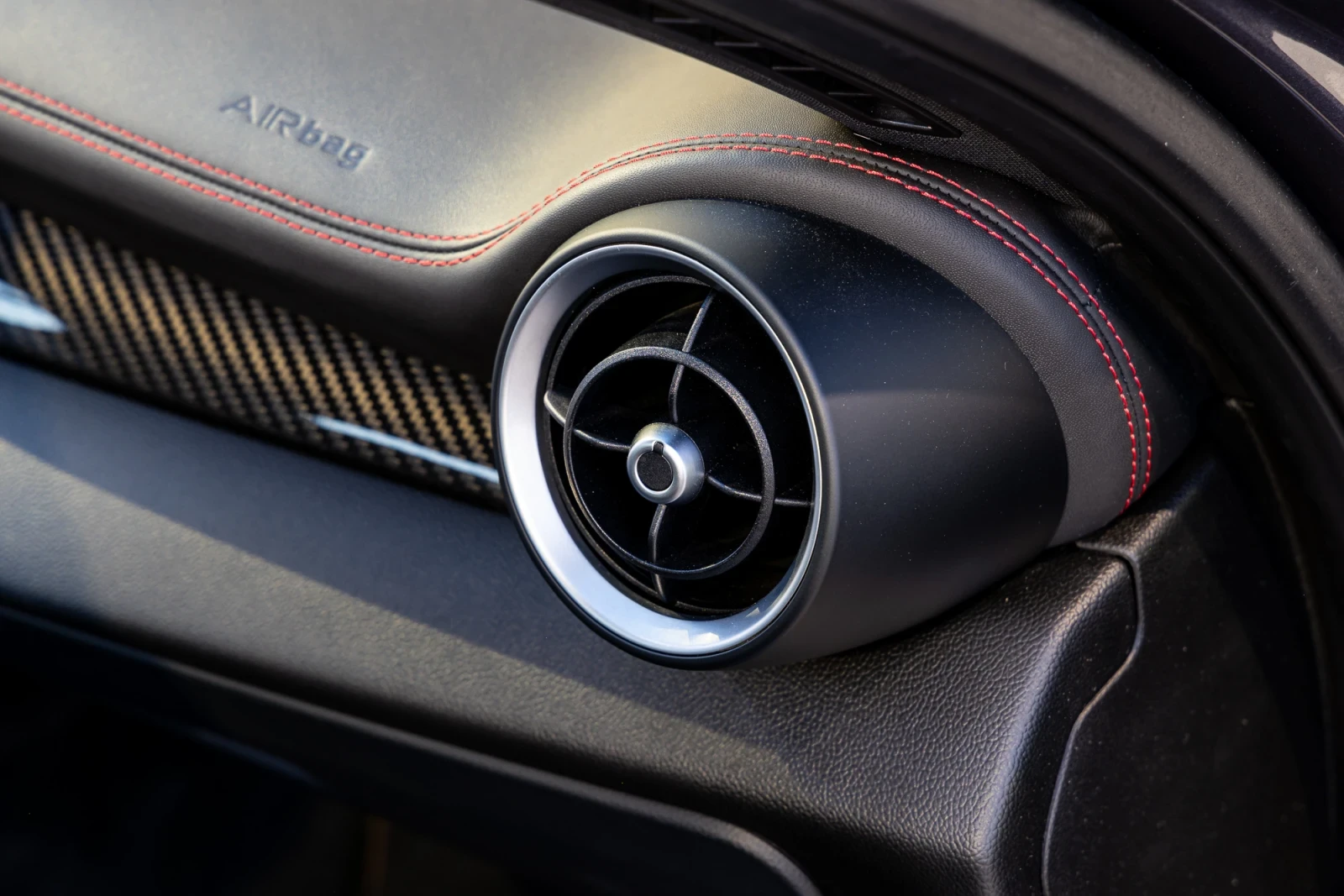 Alfa Romeo Giulia Quadrifoglio 510кс - изображение 7