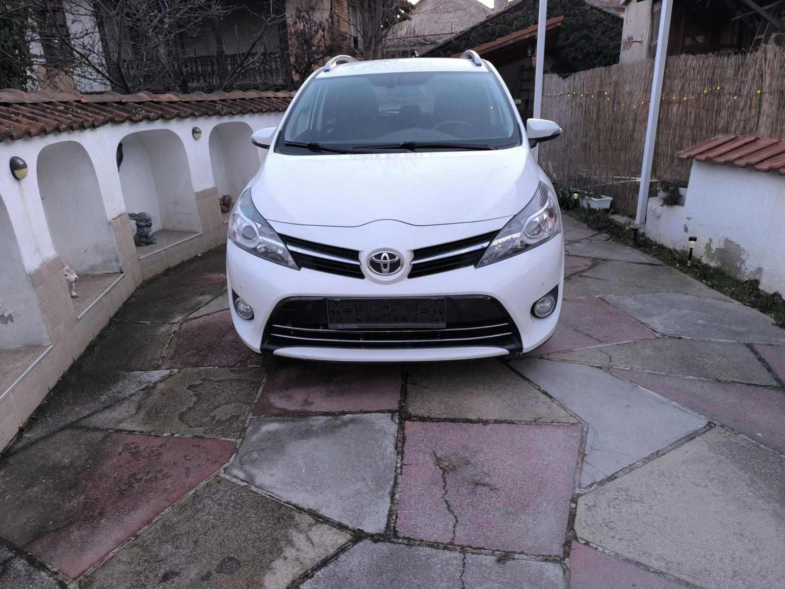 Toyota Verso 1.8бензин