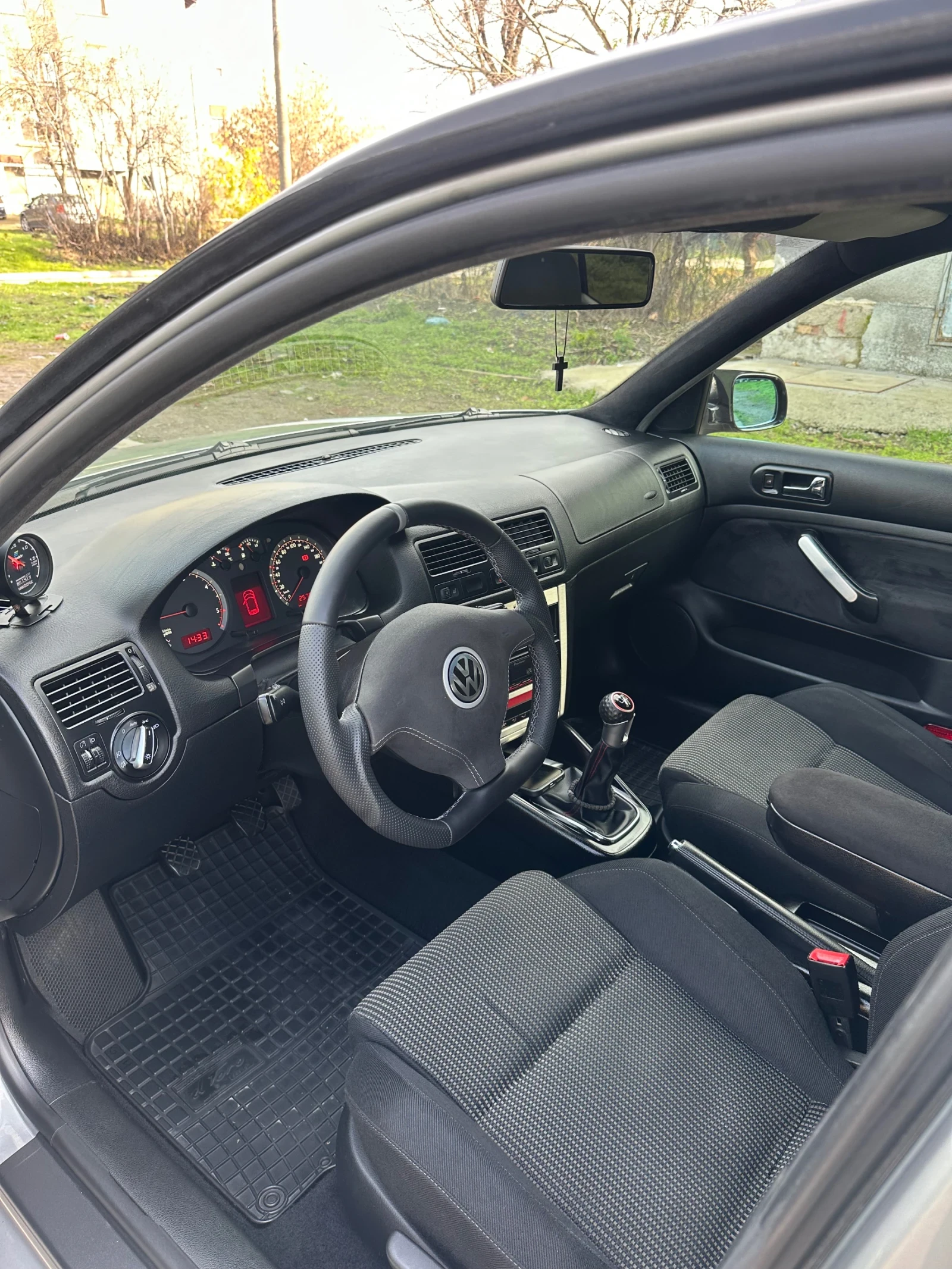 VW Golf 1.9 101, снимка 5 - Автомобили и джипове - 53725047