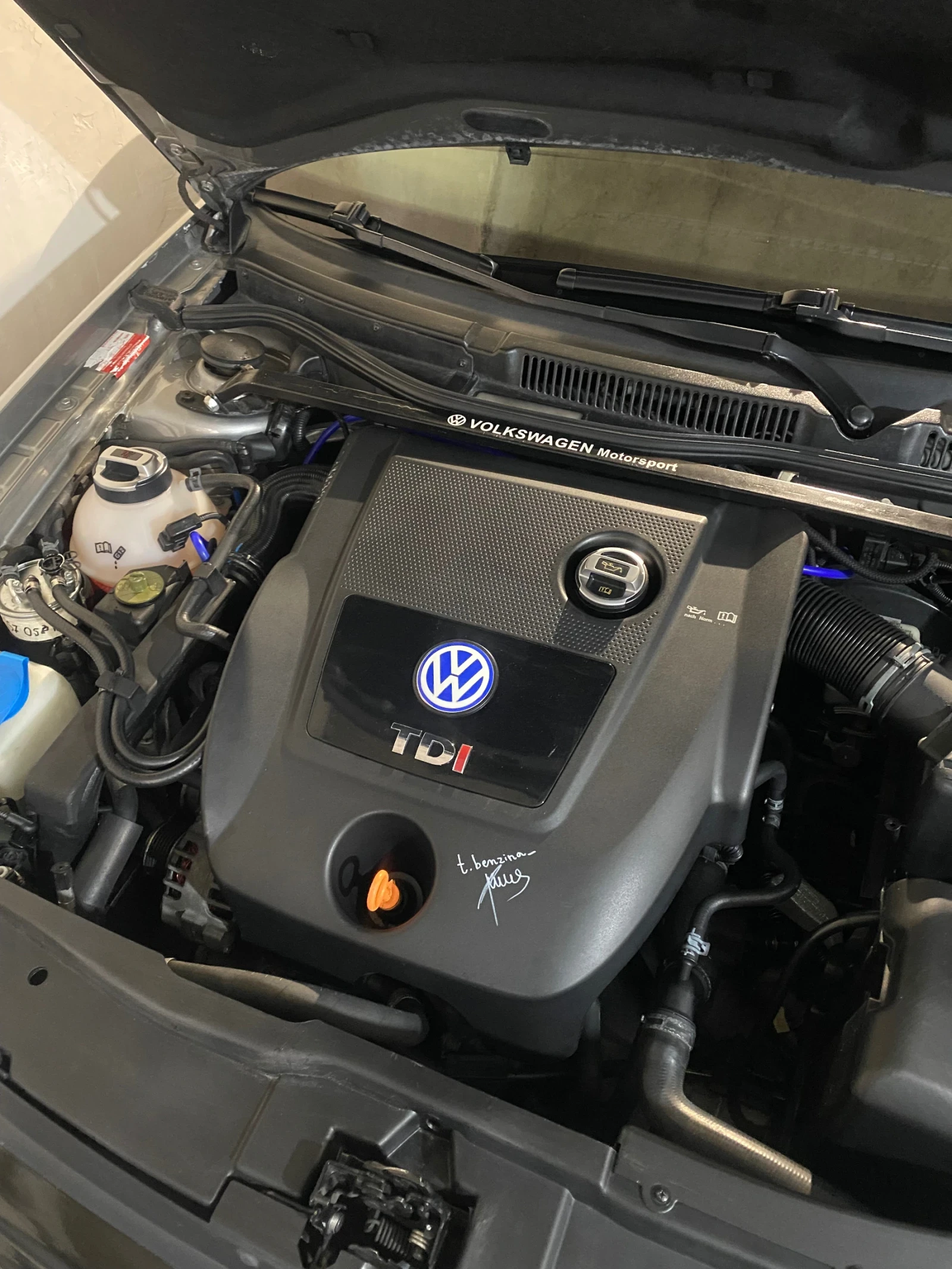 VW Golf 1.9 101, снимка 6 - Автомобили и джипове - 53725047