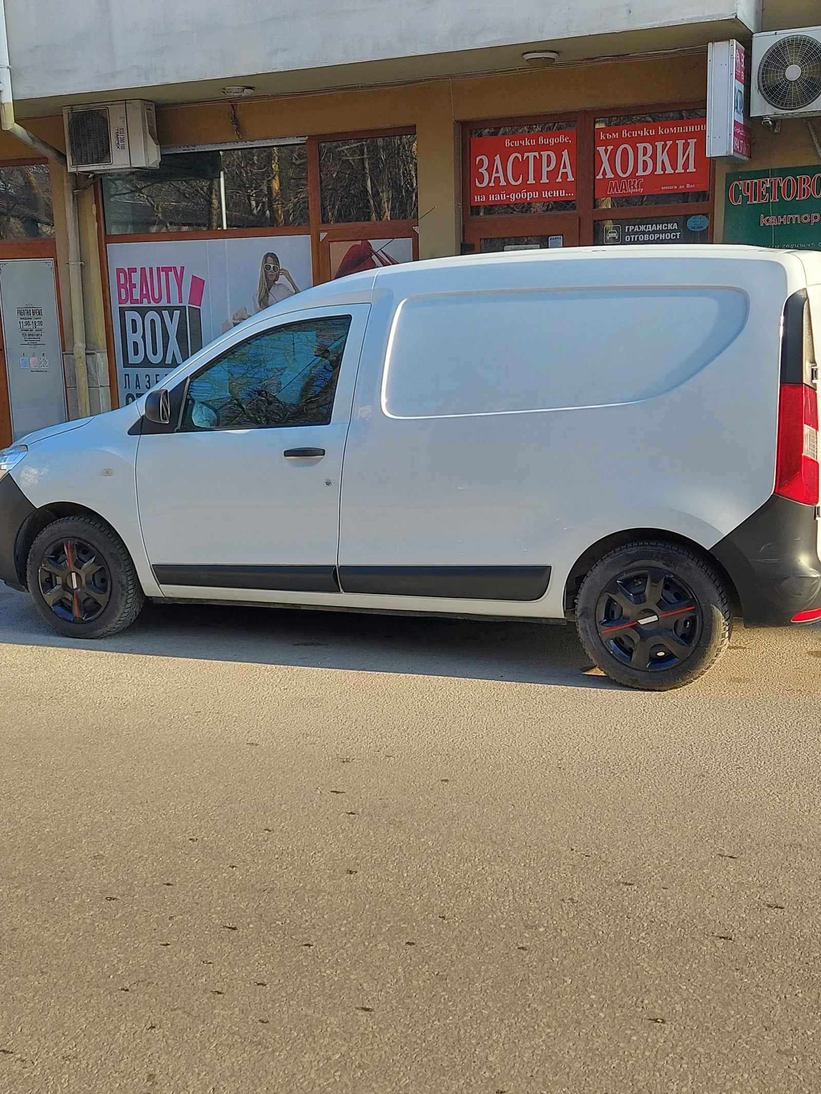 Dacia Dokker  Бензин / Газ / LPG , снимка 2 - Автомобили и джипове - 53931234