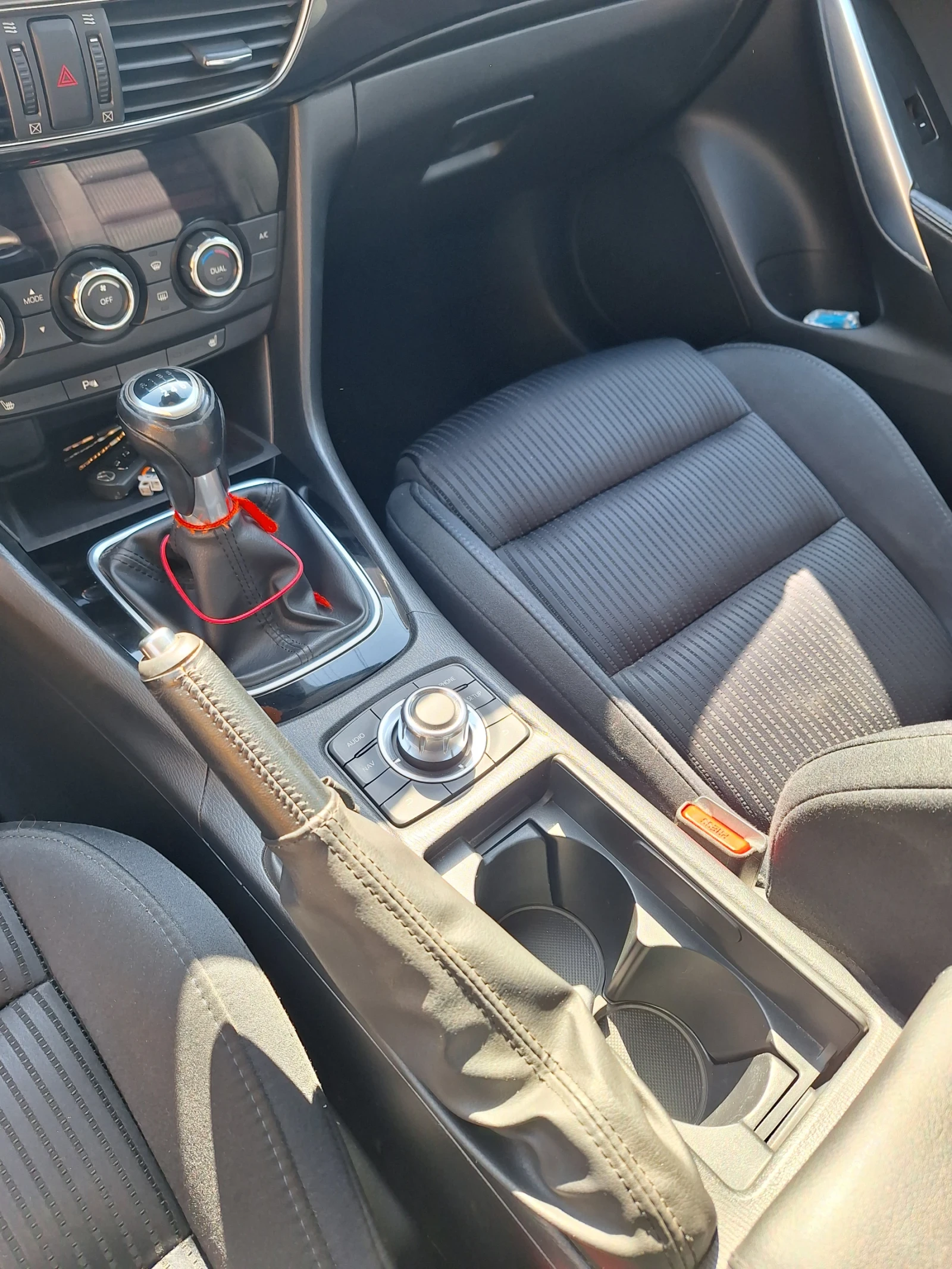 Mazda 6 2.2 Skyactive, снимка 13 - Автомобили и джипове - 54173113