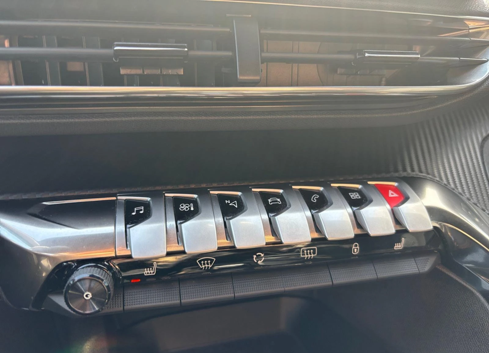 Peugeot 5008 1.2MHEV/131HP/ACTIVE/7S/CAM/NAVI/LED/221q, снимка 9 - Автомобили и джипове - 54333643
