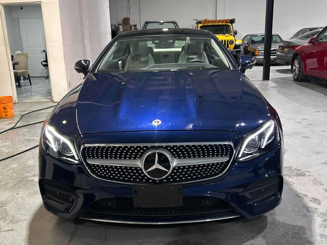 Mercedes-Benz E 450 4MATIC* DISTRONIC* BURMESTER* ОБДУХВАНЕ* АМБИЕНТНО, снимка 6 - Автомобили и джипове - 54492643