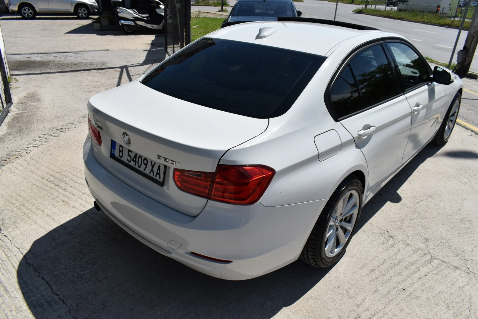 BMW 320 xDrive* AUTOMAT, снимка 4 - Автомобили и джипове - 54775929