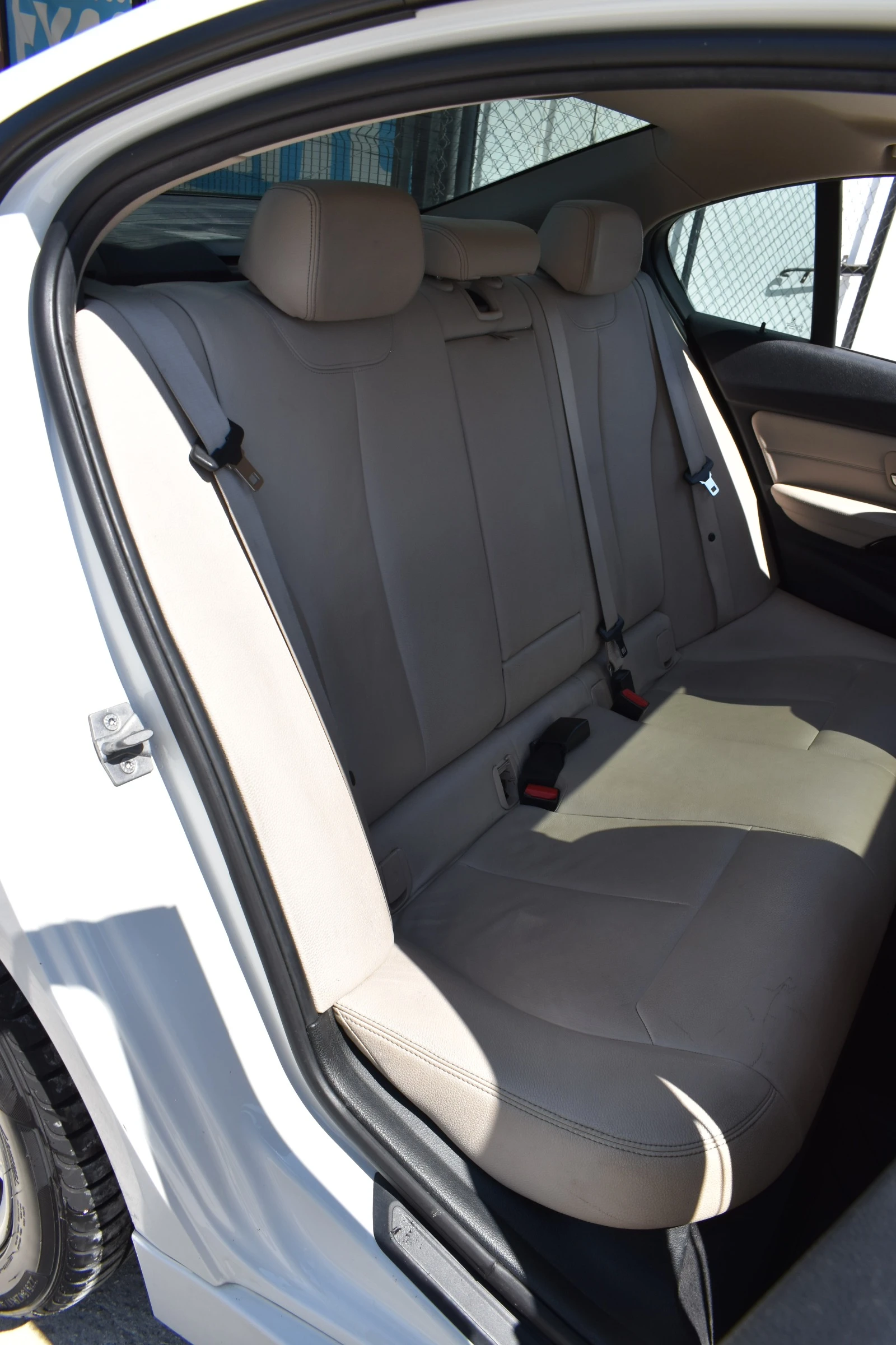 BMW 320 xDrive* AUTOMAT, снимка 12 - Автомобили и джипове - 54775929