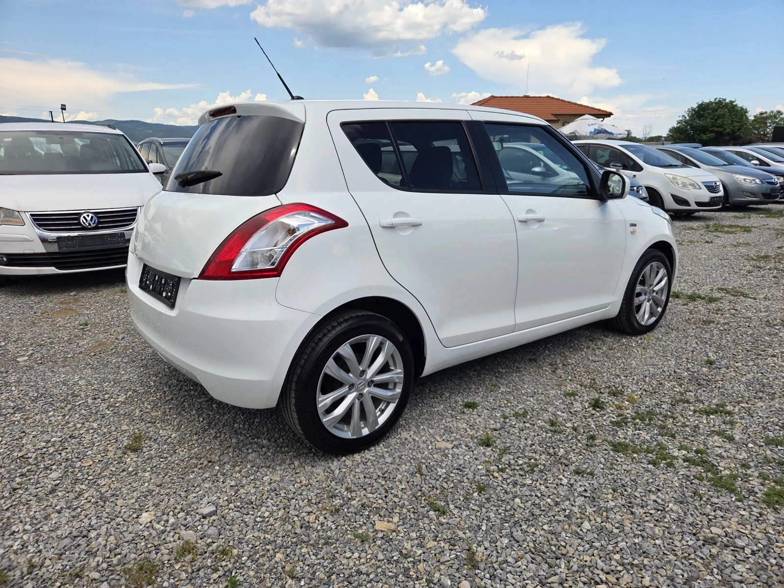 Suzuki Swift 1.3 d, снимка 5 - Автомобили и джипове - 55101760