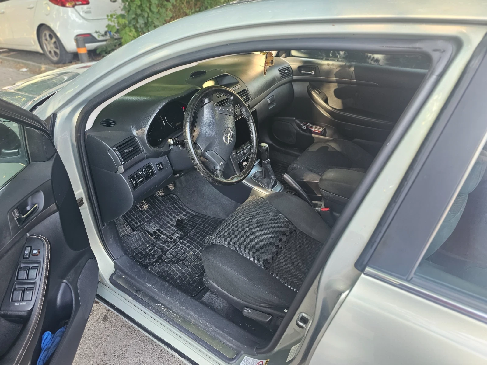 Toyota Avensis T25, снимка 5 - Автомобили и джипове - 55183053