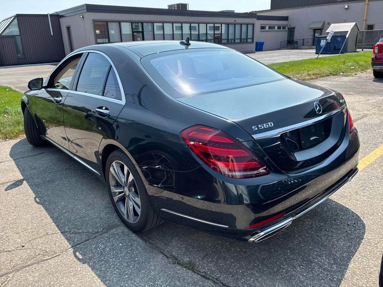 Mercedes-Benz S 560 DIS* HUD* МАСАЖ* ОБДУХ* PANO* ТЪРГ, снимка 4 - Автомобили и джипове - 55333689