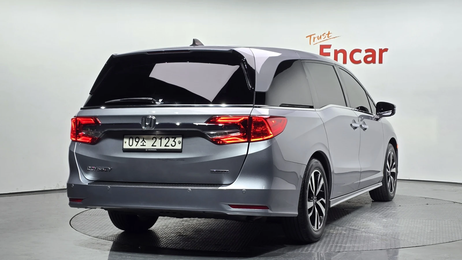 Honda Odyssey 3.5* ЕЛ. БАГАЖНИК* BLIND SPOT* ЛЮК* КРАЙНА ЦЕНА, снимка 2 - Автомобили и джипове - 55594275