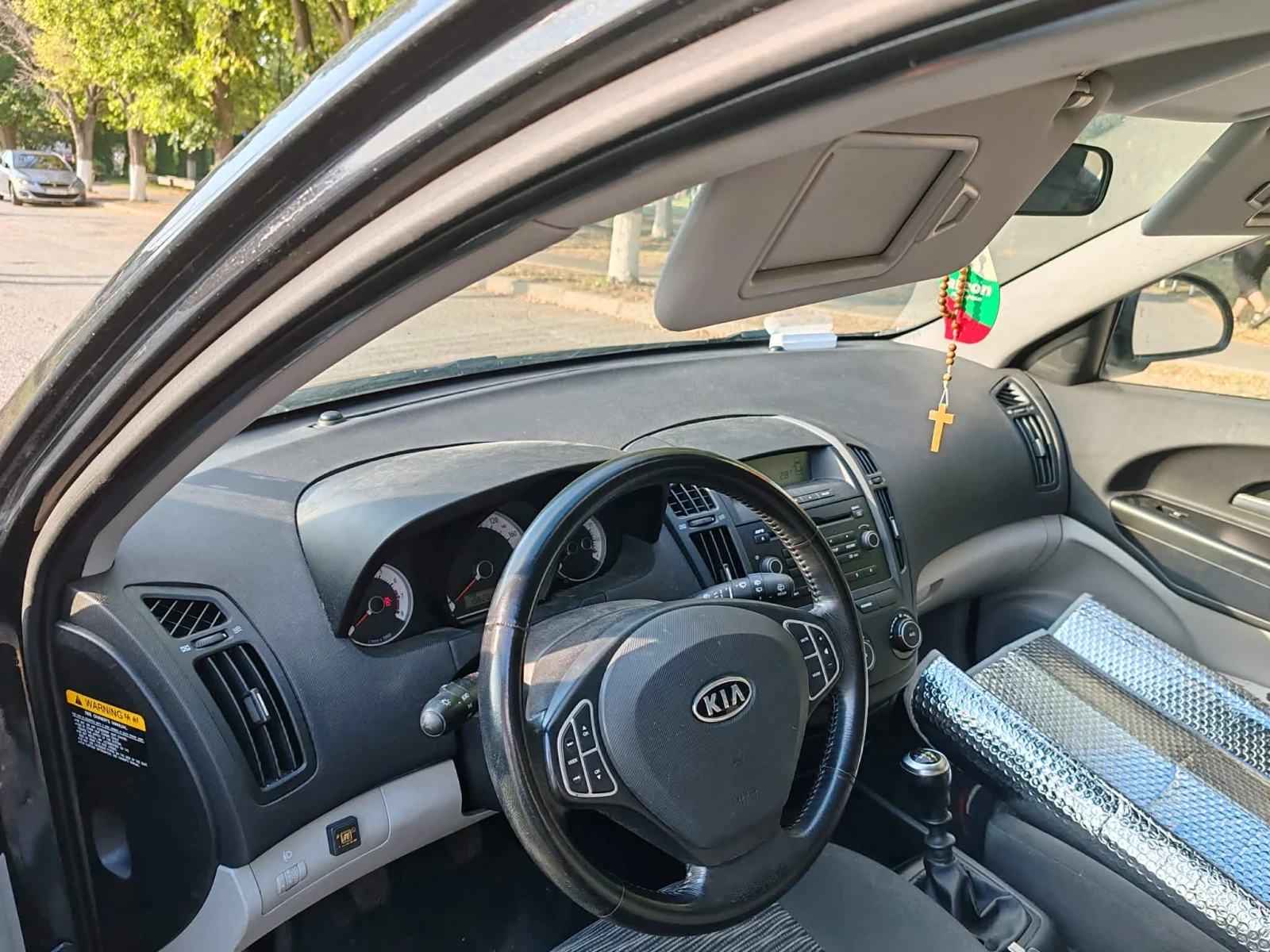 Kia Ceed 1.4 16V CVVT (110 Hp), снимка 4 - Автомобили и джипове - 56086819