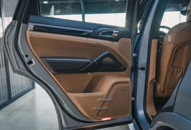 Porsche Cayenne Platinum Edition, Sport Chrono, GTS Pack, снимка 12