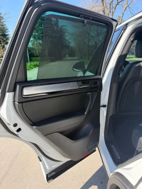 VW Touareg R LINE FULL  - 20500 € / 40094.51 лв. - 15956208 12
