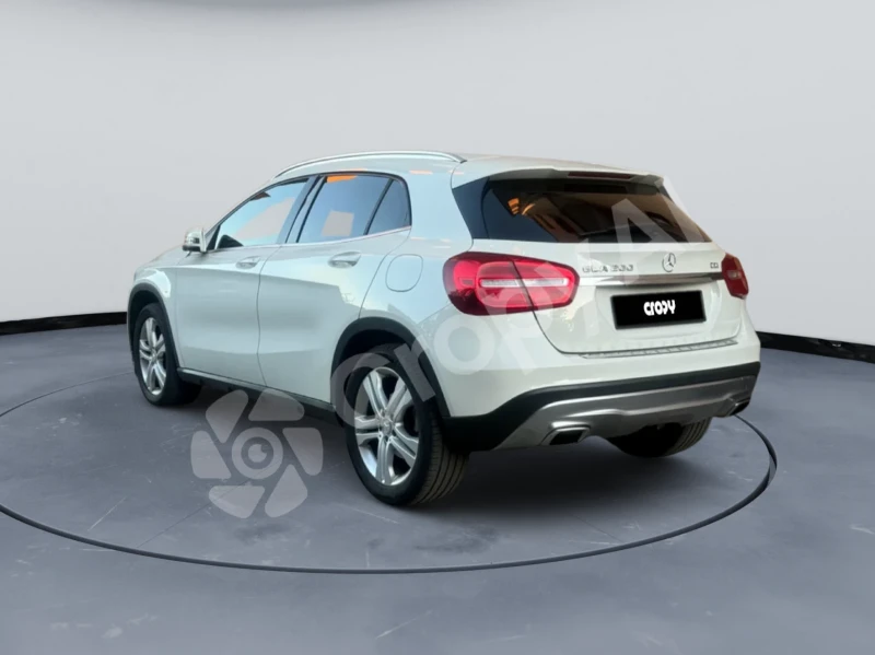 Mercedes-Benz GLA 200, снимка 2 - Автомобили и джипове - 52259313
