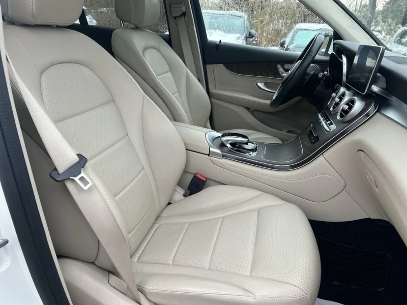 Mercedes-Benz GLC * 300 NO ACCIDENTS | SUNROOF | PREMIUM PKG * CARFA, снимка 16 - Автомобили и джипове - 52877788