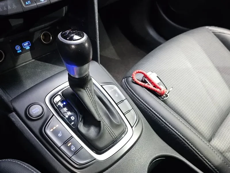 Hyundai Kona 1.6T, снимка 9 - Автомобили и джипове - 54257075