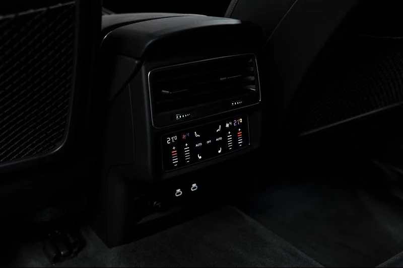 Audi SQ8 4.0 Quattro , снимка 8 - Автомобили и джипове - 55927315