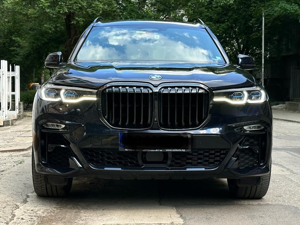 BMW X7 M50D - изображение 1