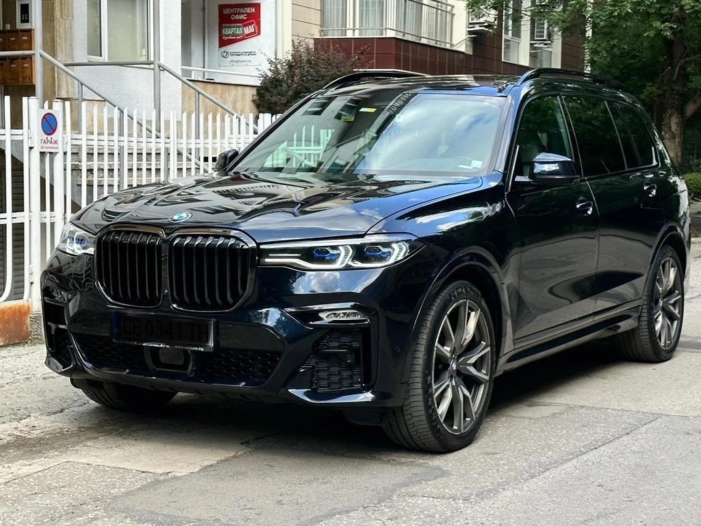 BMW X7 M50D - изображение 2