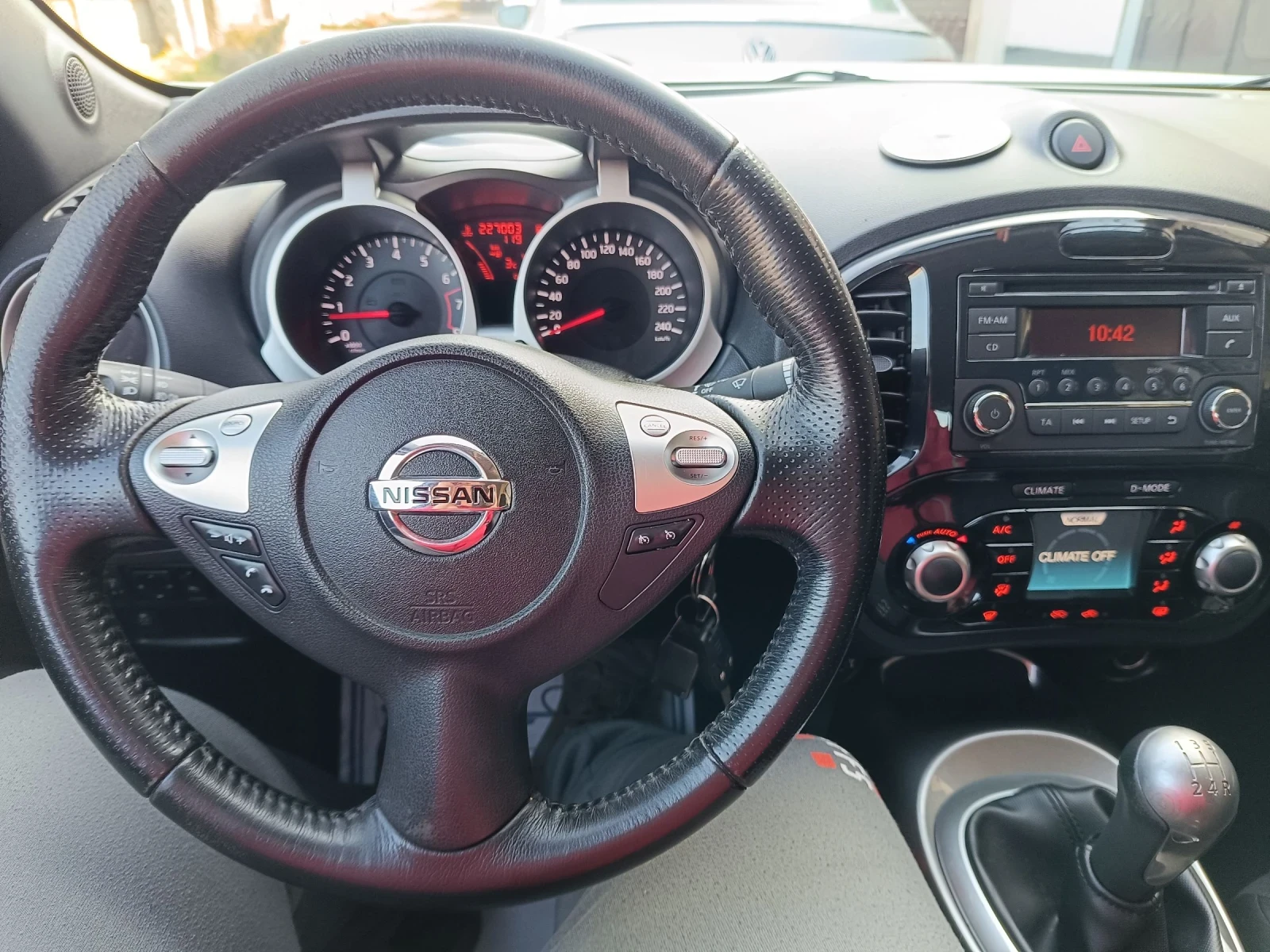 Nissan Juke 1.6i бензин 117 кс - изображение 9